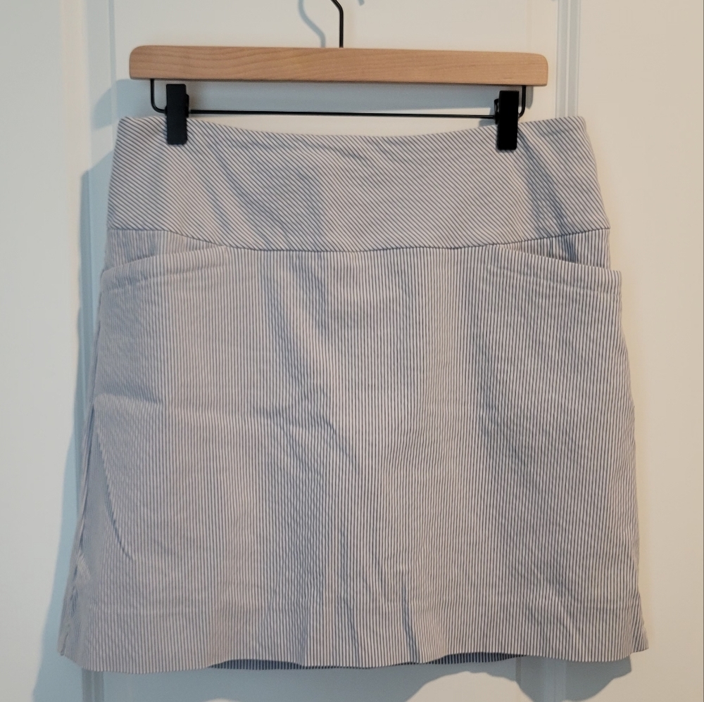 S.C.&CO. Women's Striped Skort Blue & White, size Large, EUC Cute Comfy Fashion